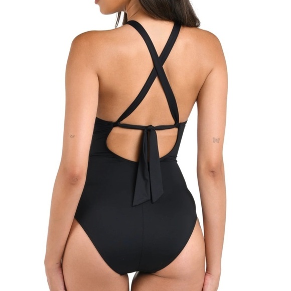 New! La Bianca Island Goddess High Neck Keyhole
One Piece - Black - Picture 3 of 7